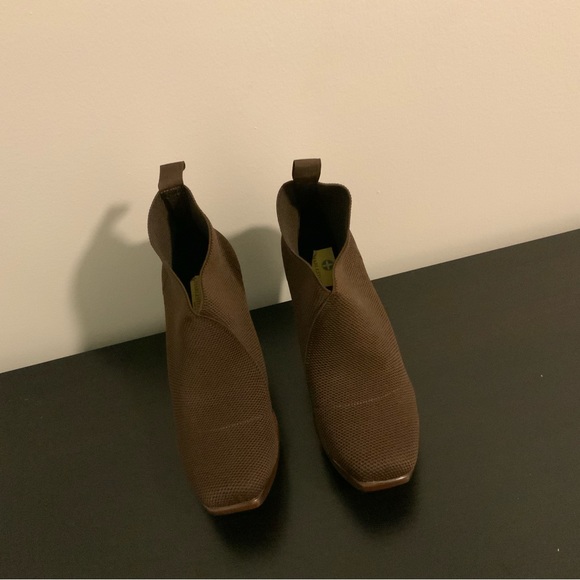 ANKLE BOOTS BY CHARLESTON SHOE CO. - Picture 3 of 5